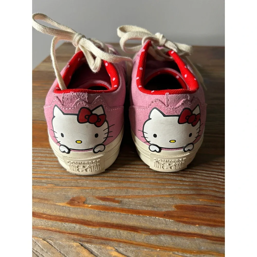 Converse One Star‎ x Hello Kitty Pink Sneakers Womens Size 7 Low Top Shoes - Picture 2 of 9